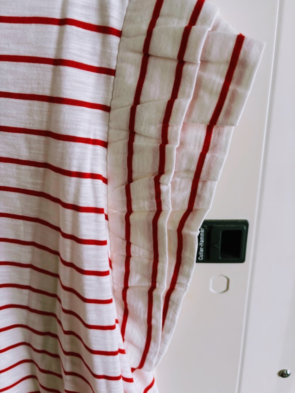 NWT Torrid Belle isle Striped Ruffle Sleeve Tee - White with Red Stripes - Picture 3 of 4
